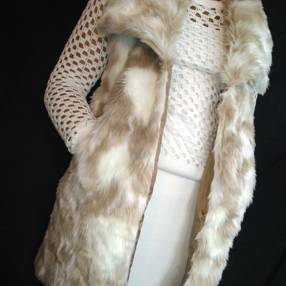 Vest - Picture 2 of 4